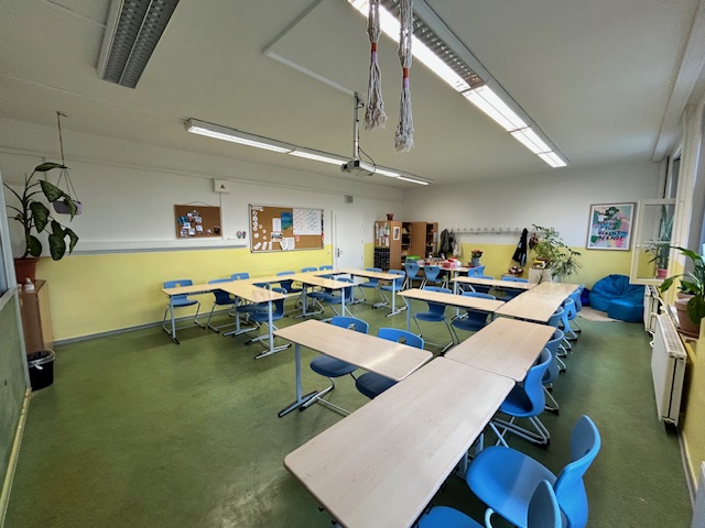 klassenraum2_122.jpeg